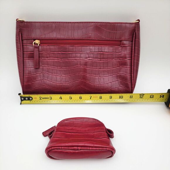 Red Clutch MATCHING SET Faux Leather Alligator Gold Hardware w/ Coin Purse EUC - Picture 7 of 13
